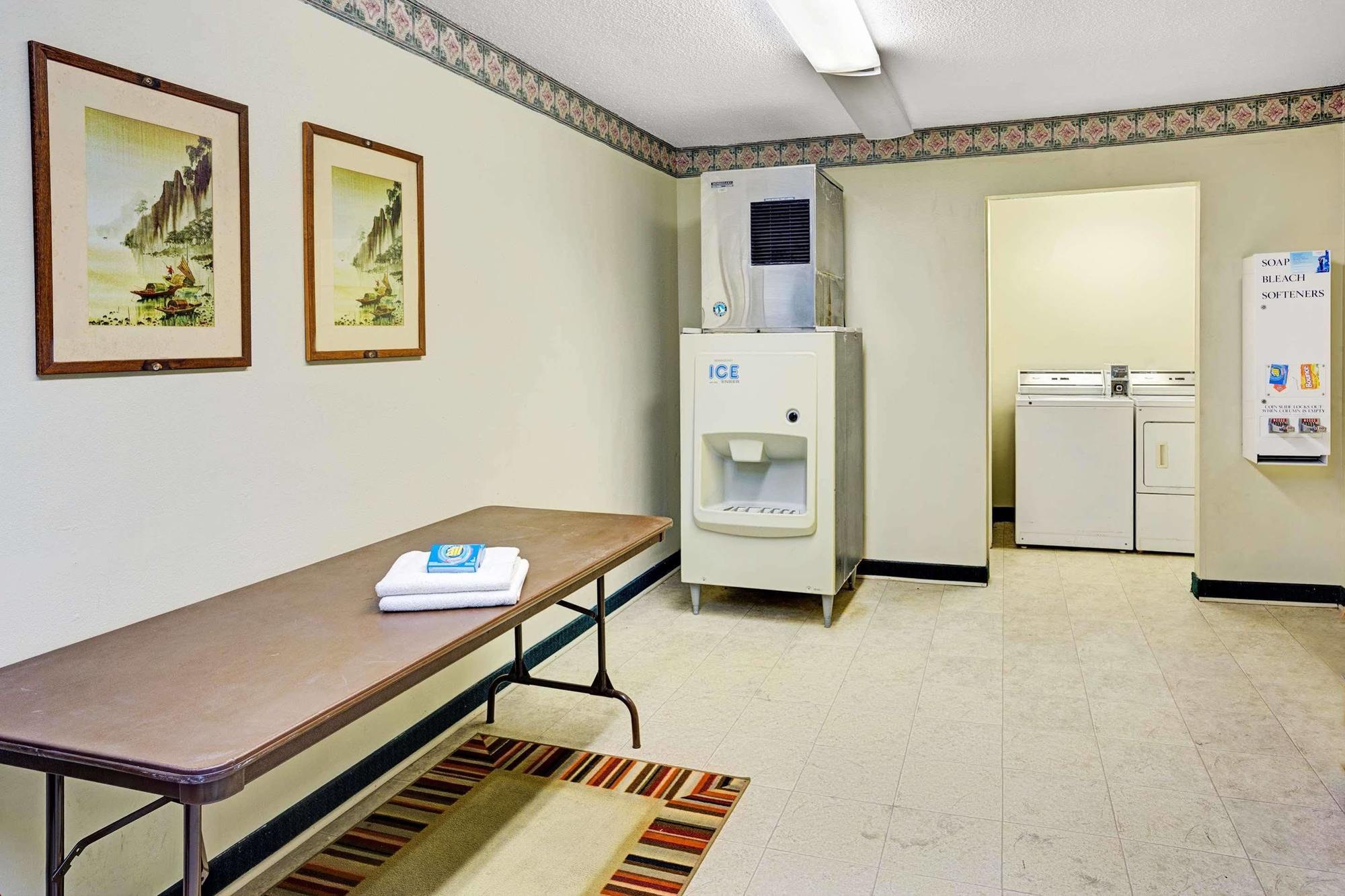 Days Inn By Wyndham Jellico - Tennessee State Line Экстерьер фото